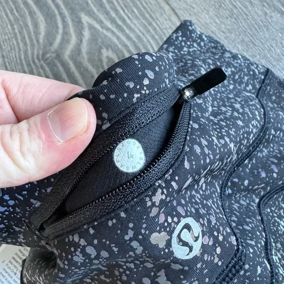 Lululemon Speed Tight V SE 28" in Rainbow Reflective Size 4 - Picture 11 of 12